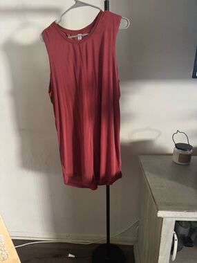 ZYIA Sleeveless Tank Top in Dusty Brick Red